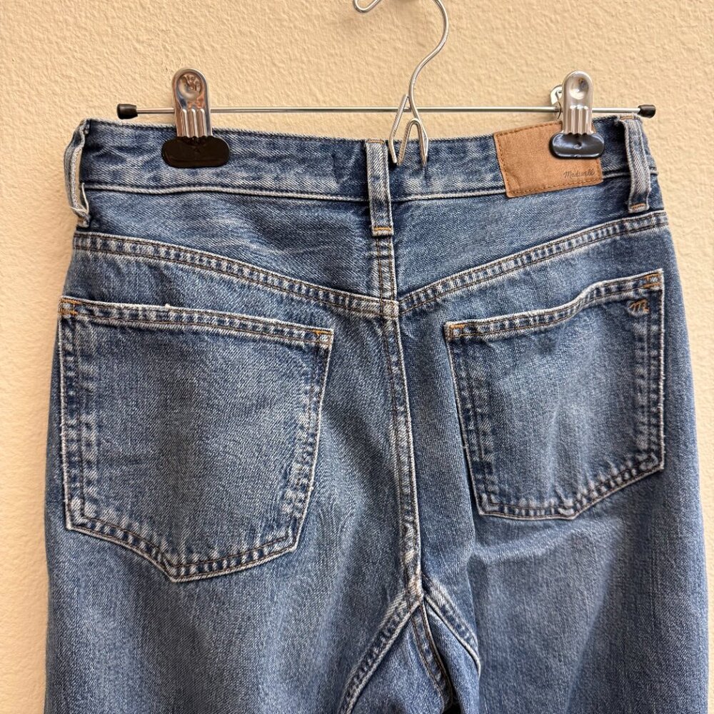 Madewell The Curvy Darted Barrel Leg Jean in Irmo Wash - Picture 7 of 10